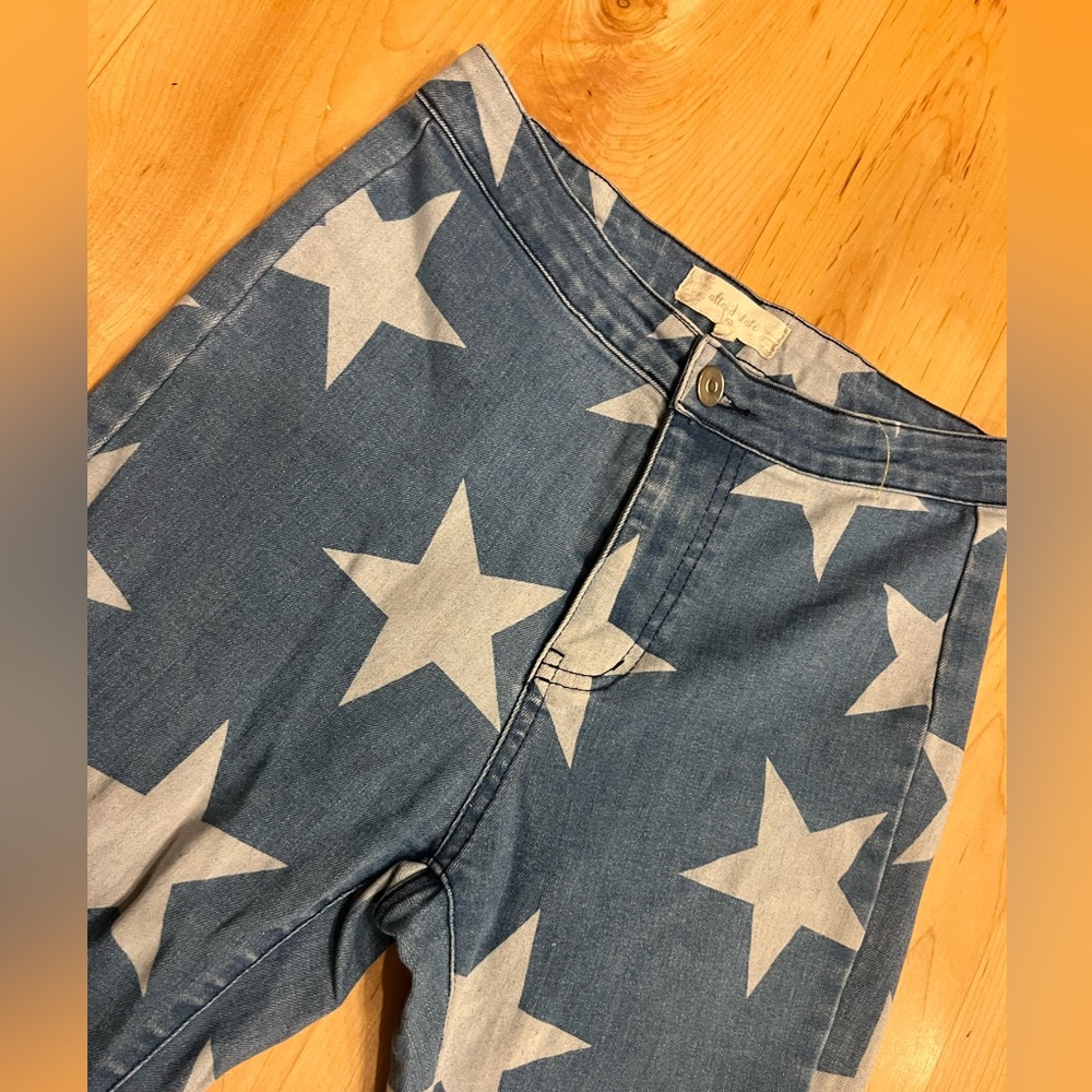Altar’d State Star Denim Flares Size XS - like new! Americana - Picture 3 of 4